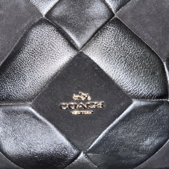 Coach Limited Edition Edie31 Leather Shoulder Bag Quilted Patchwork Unique Shape - Picture 6 of 16